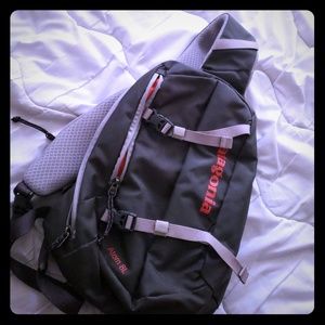 Patagonia 8L Atom Sling Bag